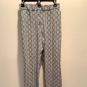 Chicos - 4 pocket Black & White  lightweight cotton blend crop pant, size 2.5R